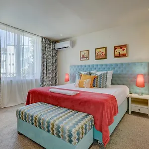 Boutique וארנה